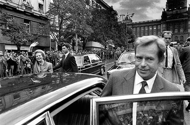 Prague, 18 September 1990 - Wenceslas Square - Václav Havel accompanies then British Prime Minister Margaret Thatcher during her official visit to Czechoslovakia