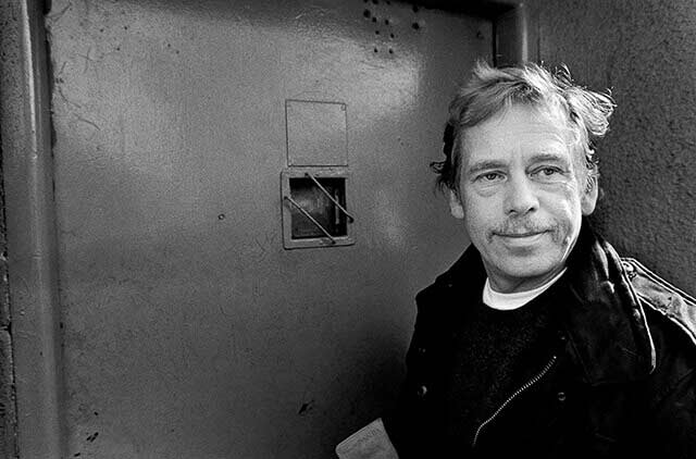 Prague, 17 March 1990 – Ruzyne - An unplanned stop (‘ambush’) at Ruzyne Prison, where Václav Havel had been imprisoned